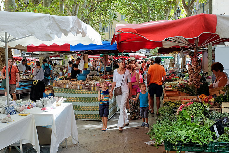 Market in the 'Place Richelme'