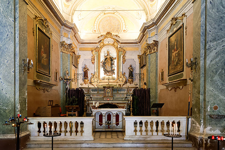 Inside 'Notre-Dame-de-l'Assomption'