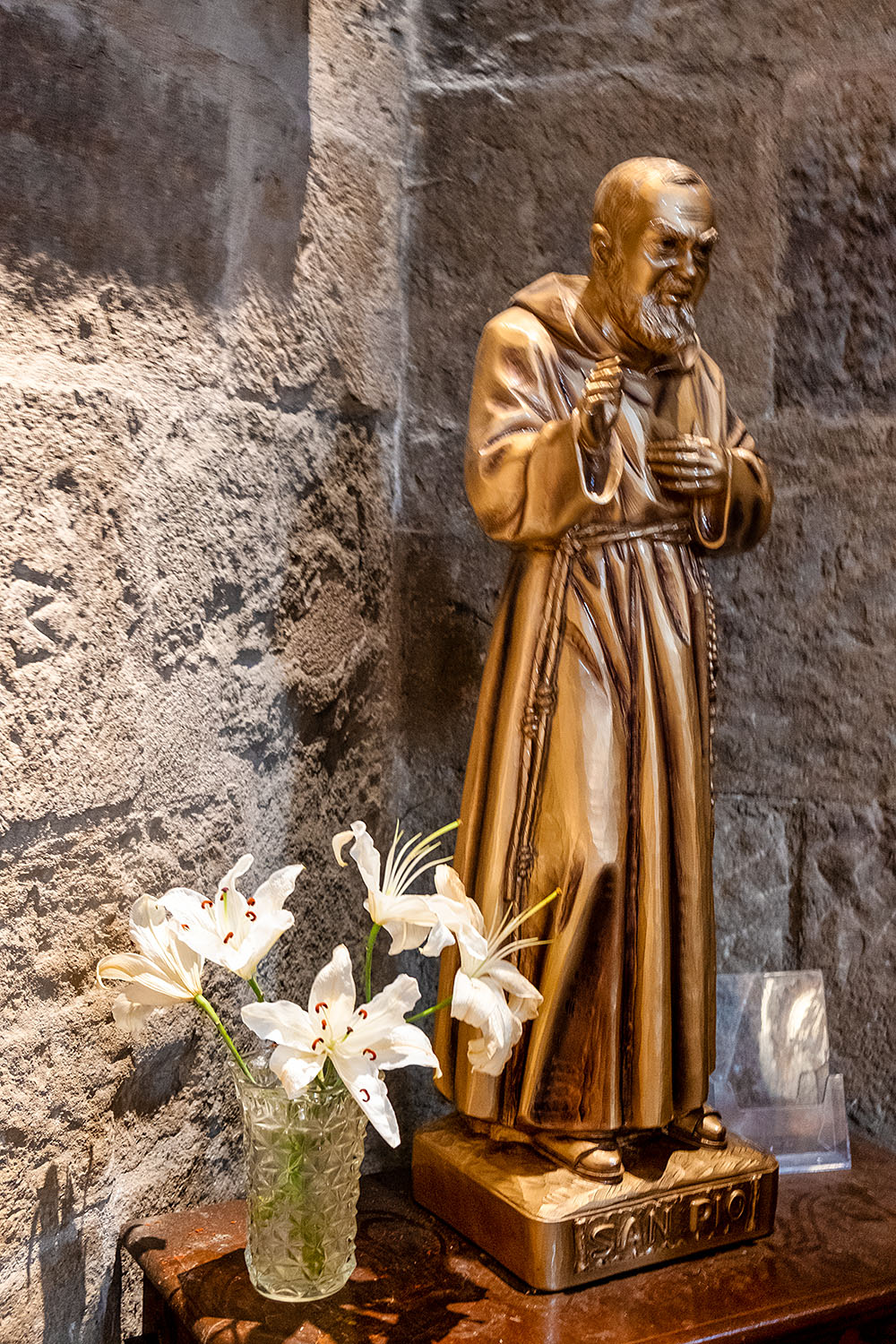 Statue of Padre Pio in the 'Saint-Étienne' church (5 on the map)