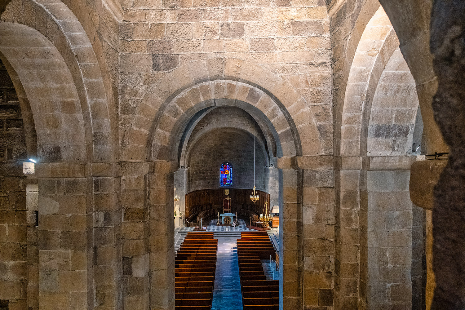 Looking through the narthex into the 'Notre Dame' church
