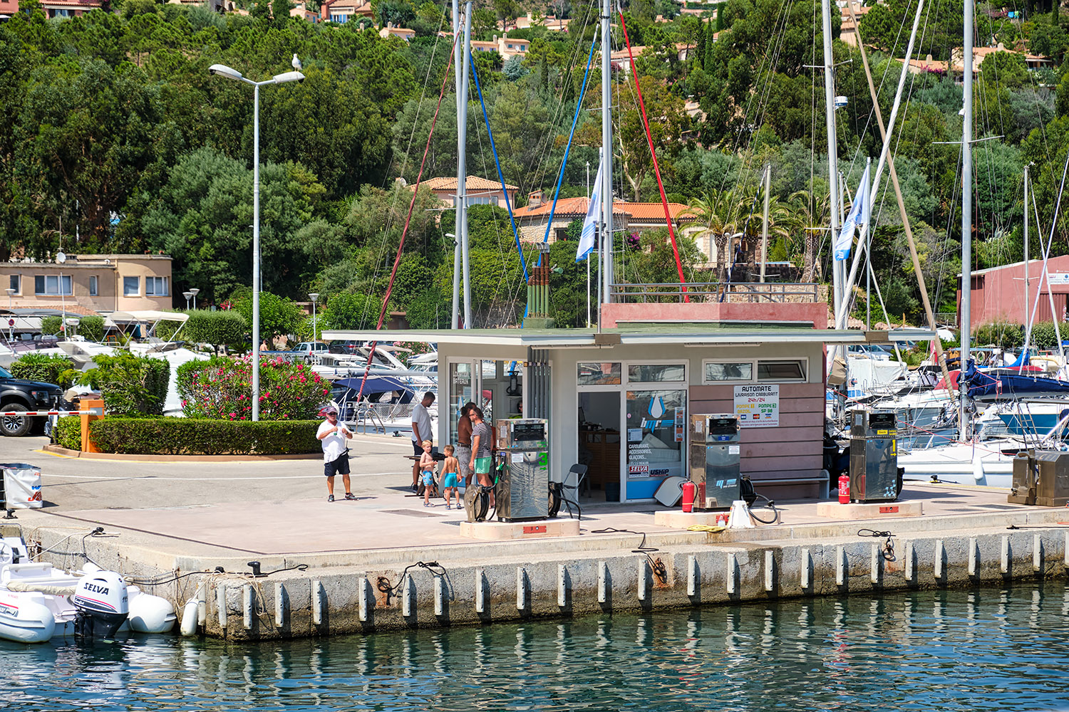 In the harbor of La Figueirette from where we head back to Cannes