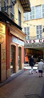 Street scene in old Nice