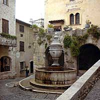 The large fountain