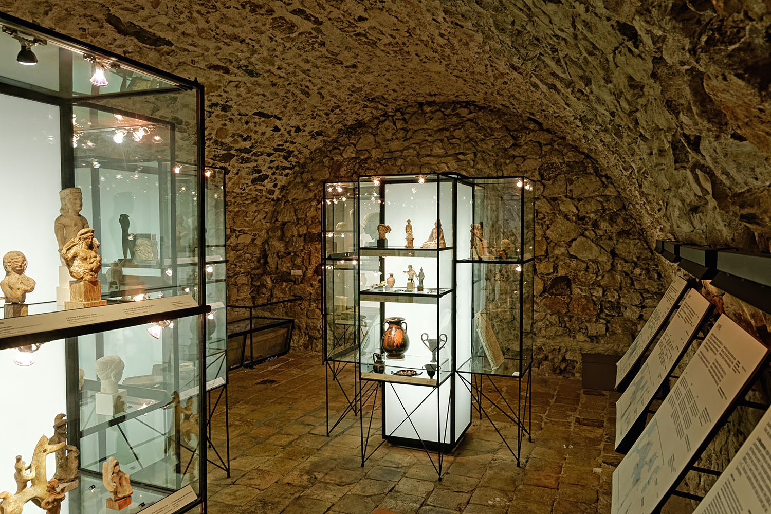 Inside the 'Musée de la Castre'