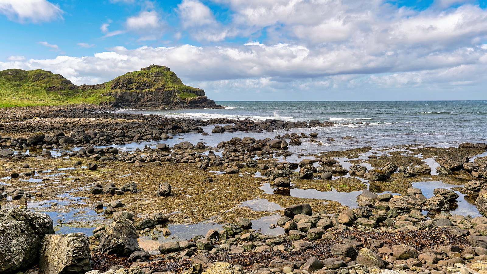 Seashore near Giant's Causeway