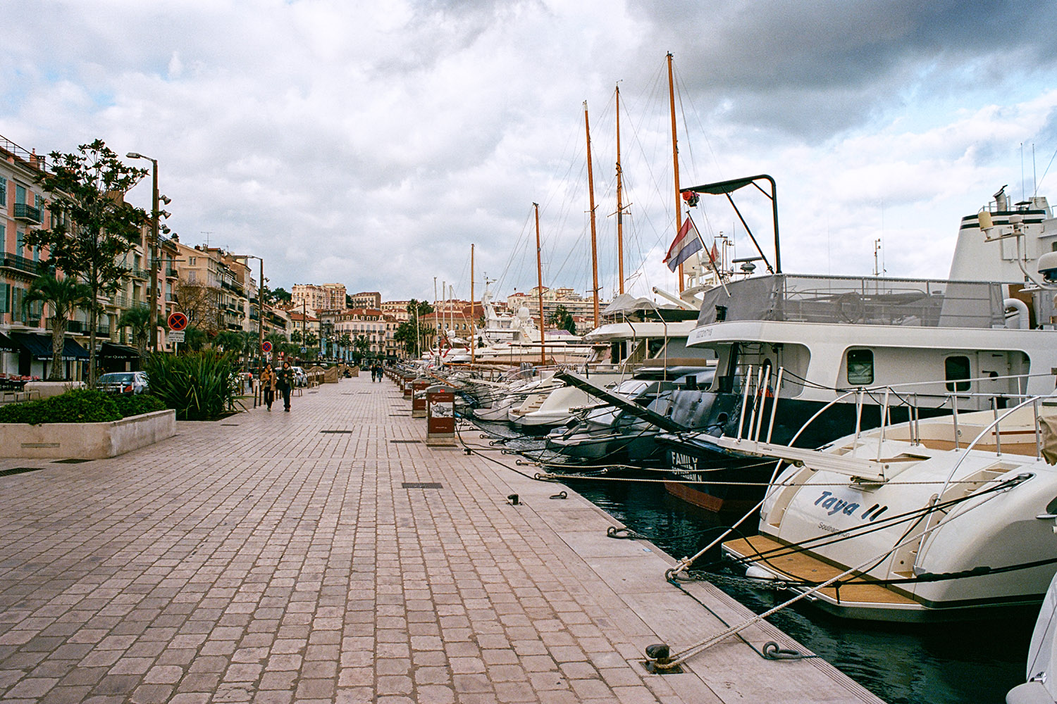 Cannes, walking around the old harbor on the 'Quai Saint Piere'