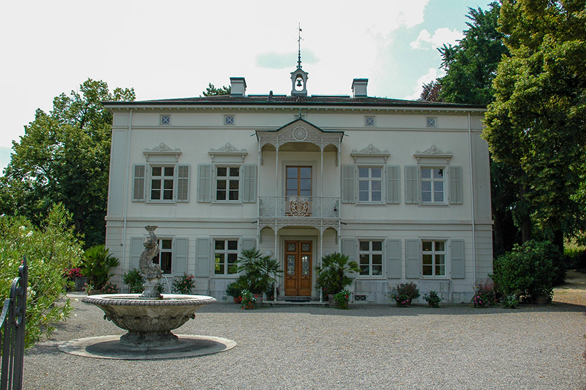 Münchenstein, Switzerland, Villa Merian, 33mm (unmodified)