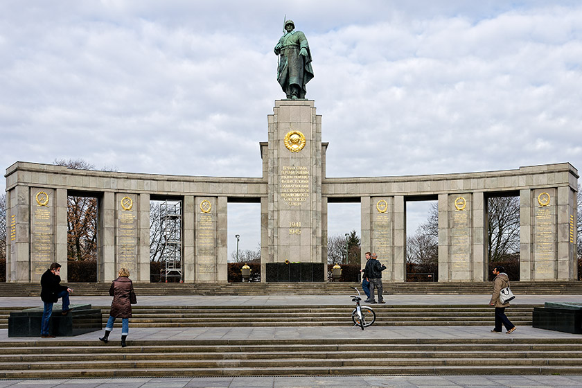 Berlin, Germany, Soviet Memorial, 39mm (corrected)
