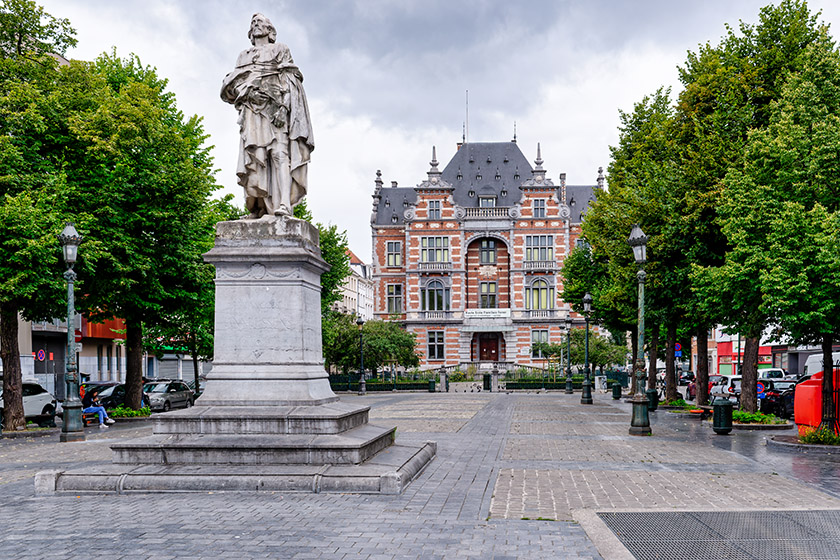 François Anneessens Square and monument