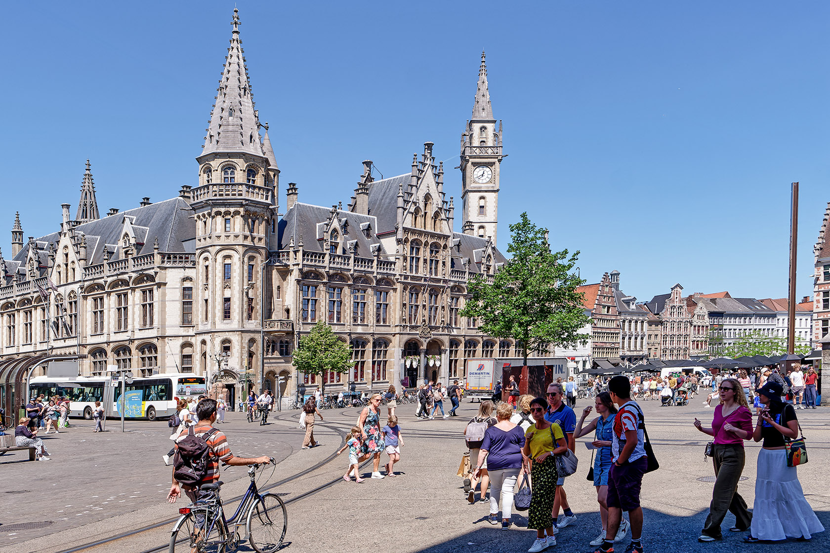 The old Post Office Building (now a boutique hotel) and the Wheat Market