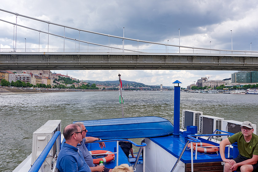 Passing under the Elisabeth Bridge