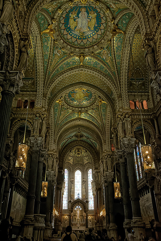 The ceiling of the basilica
