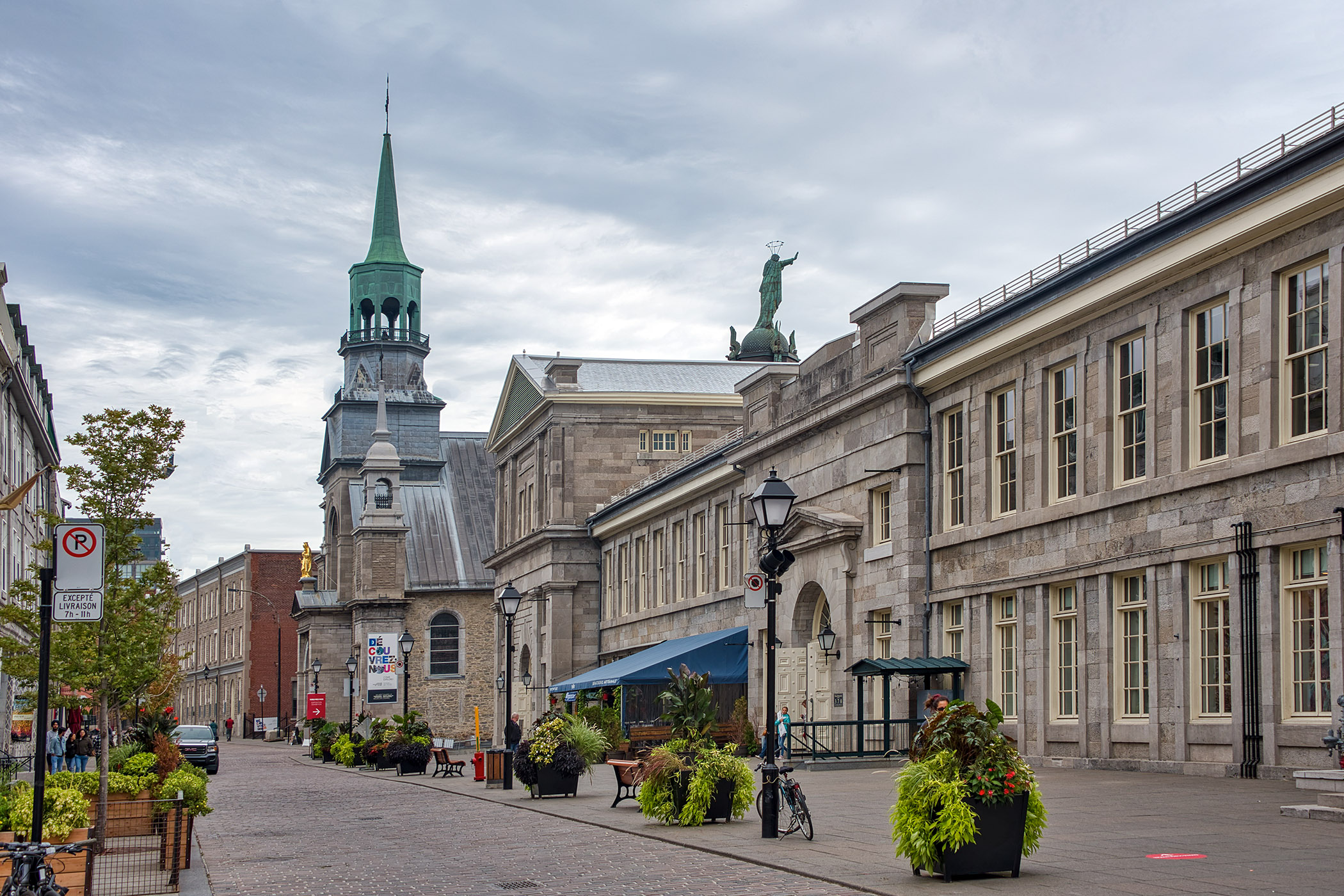 By the 'Bonsecours' Market