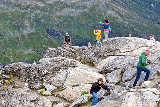 Adventuresome folks looking for more thrilling photo ops