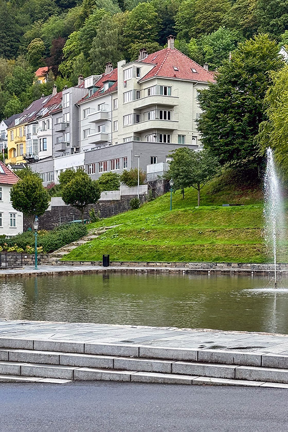 A pond off Øvre Blekeveien