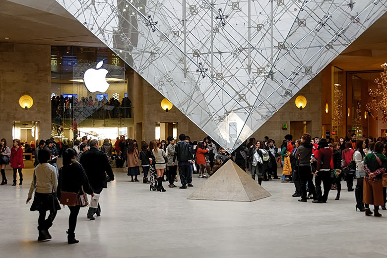 The inverted pyramid in the 'Carrousel du Louvre'