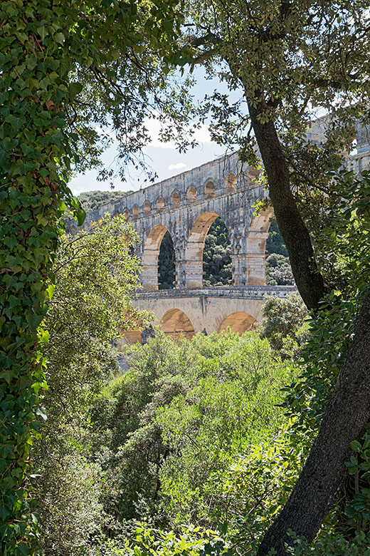 Approaching the aqueduct