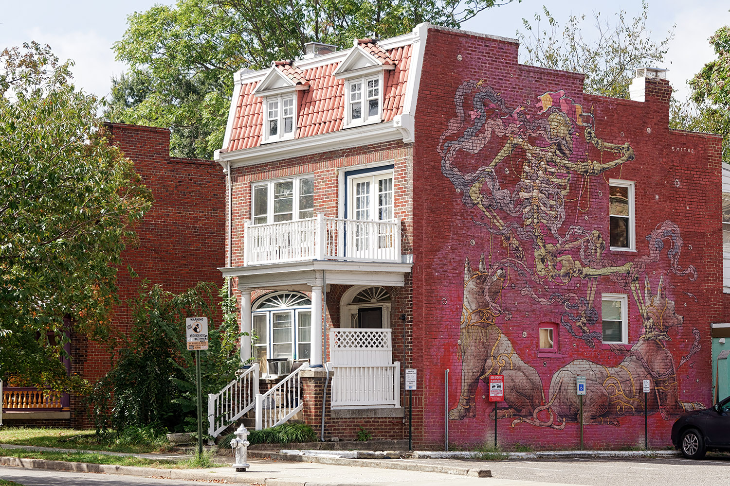 Mural on South Colonial Avenue
