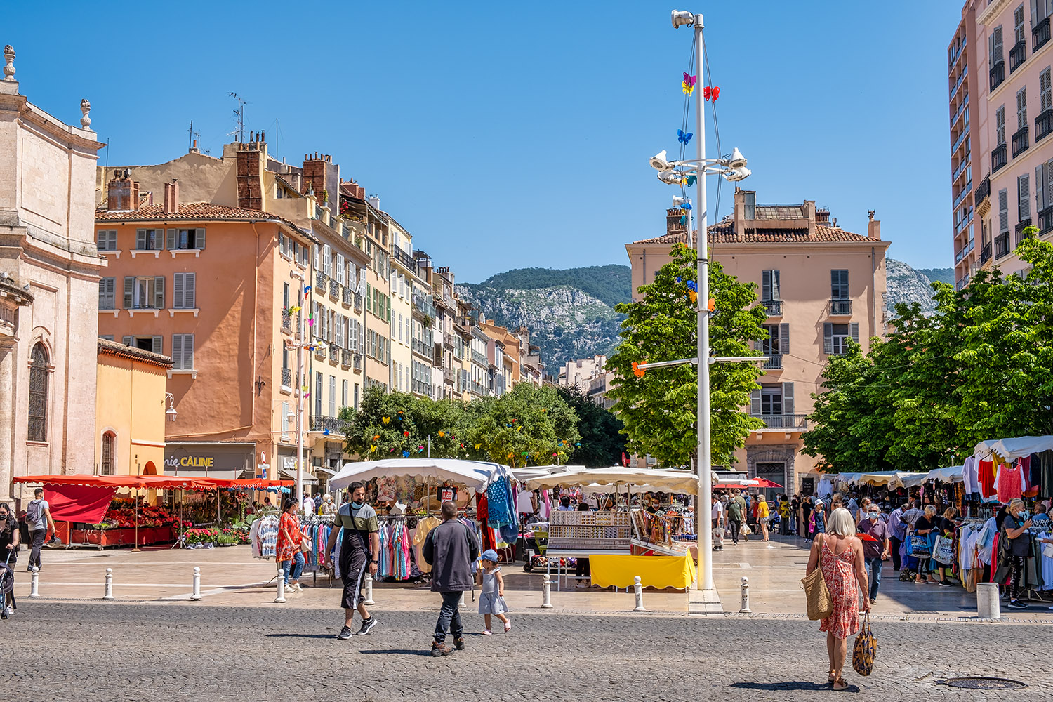 Looking across the 'avenue de la République' to the market on the 'place Louis Blanc'