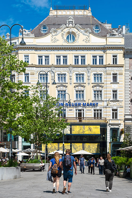 Pension Neuer Markt